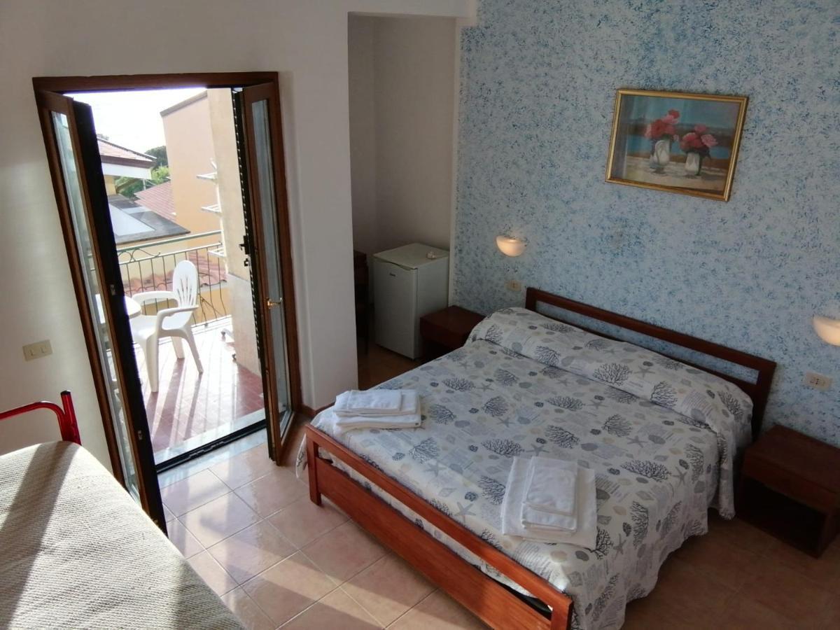 Hotel Parigino Palinuro Zewnętrze zdjęcie