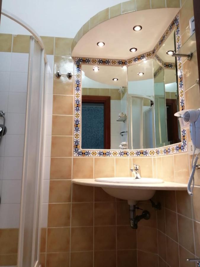 Hotel Parigino Palinuro Zewnętrze zdjęcie
